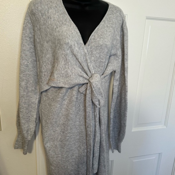 Isabel Maternity Gray Sweater Dress Size Medium - Picture 10 of 13
